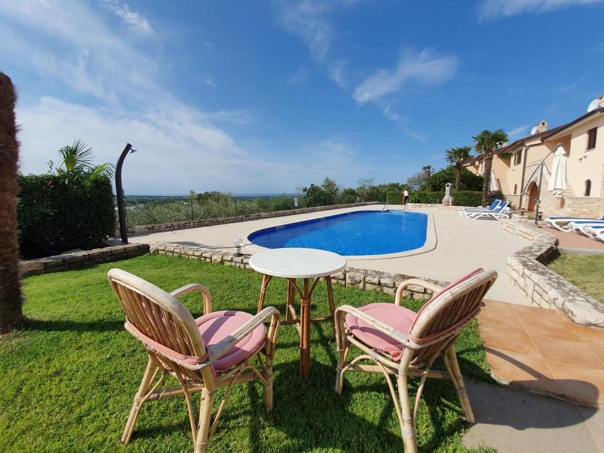 Holiday Home Marina Kastelir Bagian luar foto