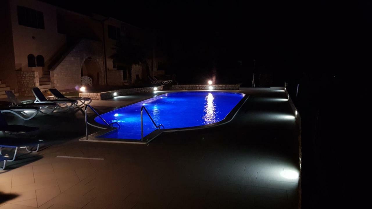Holiday Home Marina Kastelir Bagian luar foto