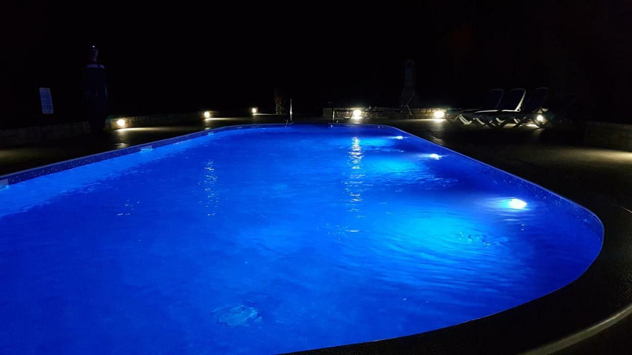 Holiday Home Marina Kastelir Bagian luar foto