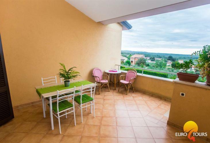 Holiday Home Marina Kastelir Bagian luar foto